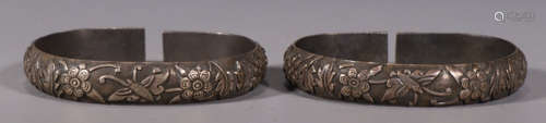 PAIR OF SILVER CASTED BUTTERFLY PATTERN BANGLES