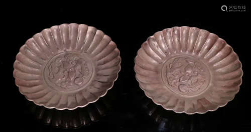 PAIR OF SILVER CASTED FLOWER PATTERN PLATES