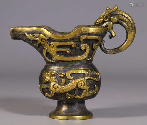 A GILT BRONZE CASTED DRAGON PATTERN JUE CUP