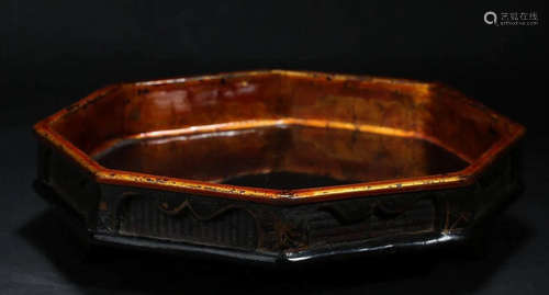 A LACQUER WITH BAMBOO CARVED PATTERN PLATE