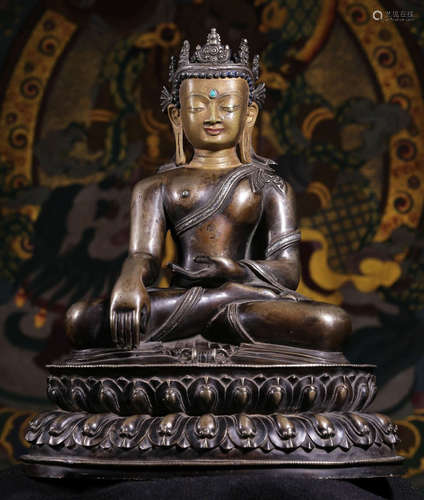 A COPPER WITH GOLD SAKYAMUNI BUDDHA SHAPE STATUE