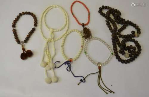 LOT OF MISCELLANEOUS NECKLACES AND CHAPELS Japan C…