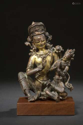 NÉPAL XVIIe siècle Groupe en bronze doré de Umamah…