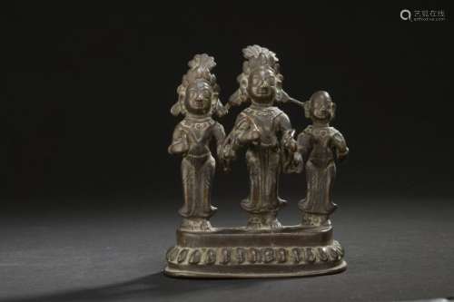 NÉPAL XVIIe/XVIIIe siècle Groupe en bronze à patin…