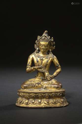 TIBET XVIIe siècle Statuette en bronze doré de Vaj…