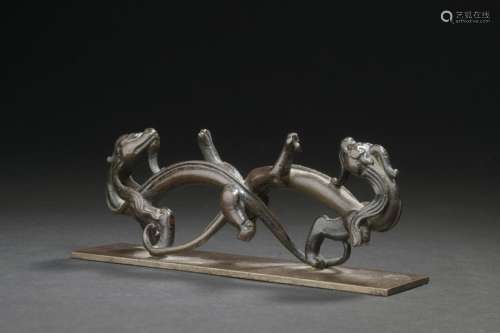 CHINE Époque MING (1368 1644) Groupe en bronze à p…