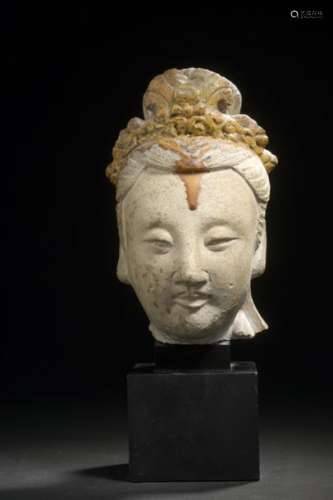 CHINE Époque MING (1368 1644) Tête de jeune femme …