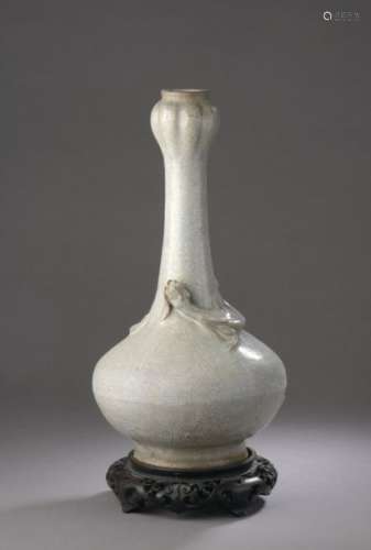 CHINE XIXe siècle Vase de forme suantouping en grè…