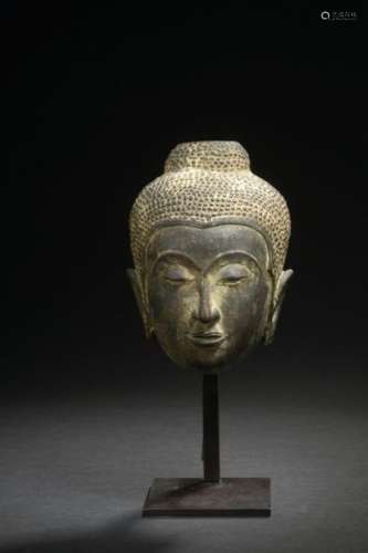 THAILANDE XVIe siècle Tête de bouddha en bronze à …