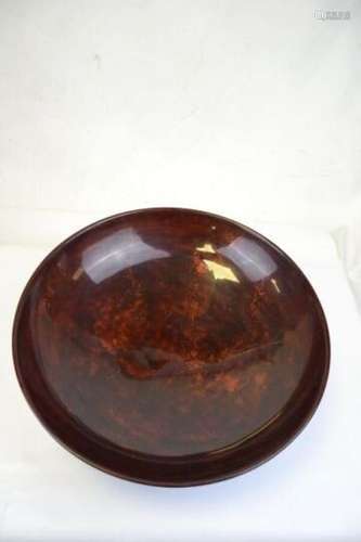 THANH LE \r\n Vietnam \r\n Large lacquered wooden bowl…