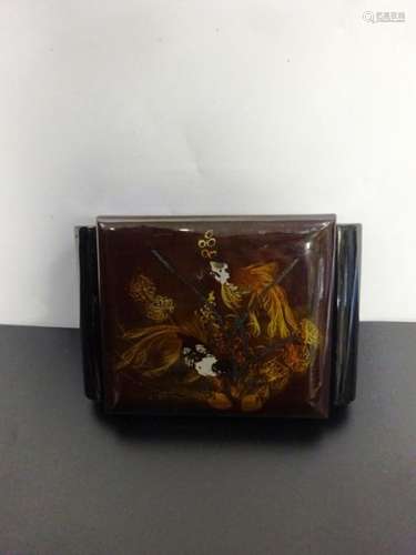 LITTLE JEWEL BOX IN WOODEN LACQUER WOOD WITH FISH …