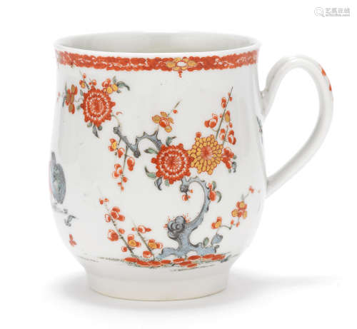A Worcester small mug, circa 1762