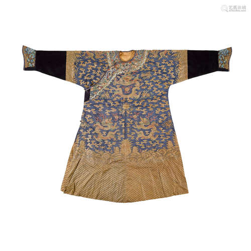 A fine KESI-woven silk DRAGON ROBE Late 18th/19th century