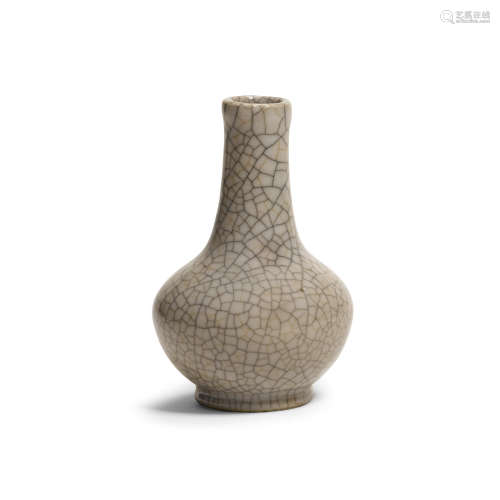 A guan-type vase Qing dynasty
