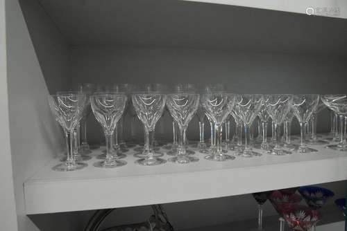 Service de +/ 46 verres en cristal Val St Lambert