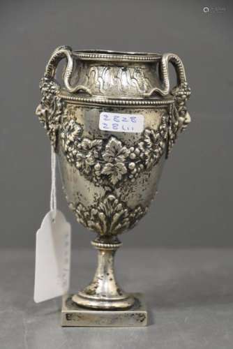 Petit vase 19ème en argent (Ht.16cm)