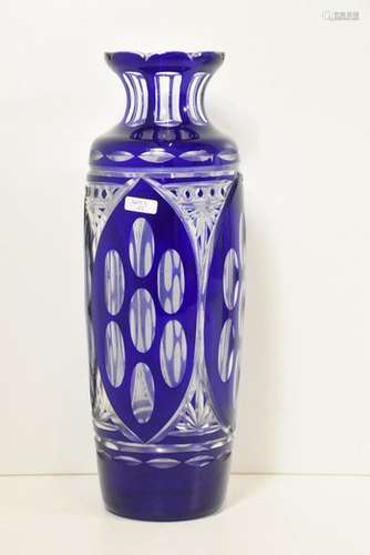 Vase en cristal du Val st Lambert doublé bleu (Ht …