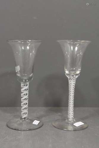 2 verres liégeois (Ht.17cm)