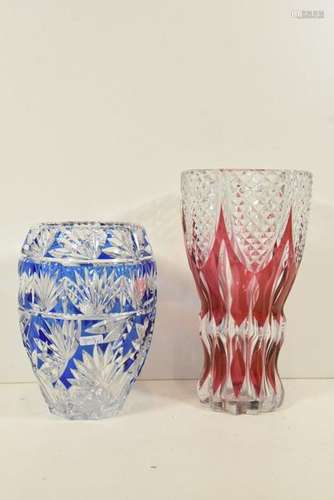 Deux vases Val St Lambert (Ht 28.5cm, ht 22.5cm)