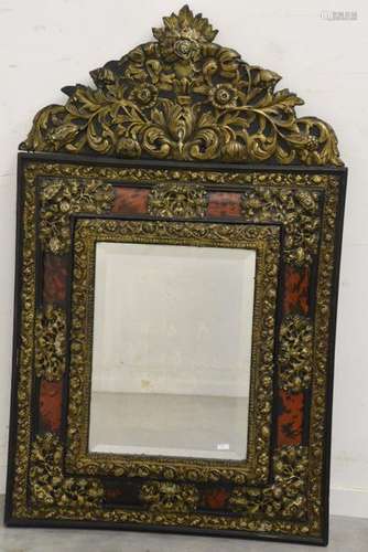 Miroir de style renaissance en cuivre et écaille (…