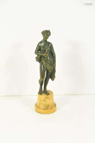 Bronze jeune femme à l'antique sur socle en marbre…