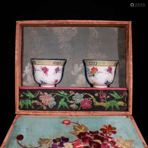 A Pari of Famille Rose Butterfly Pattern Teacups, Guangxu-Nianzhi Mark