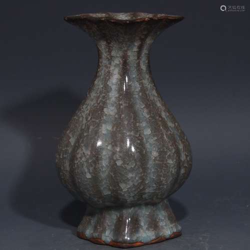 Guan Porcelain Ice Crack Pattern Vase