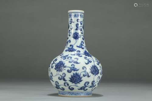 Blue and White Floral Flask, Daming-Xuande-Nianzhi Mark