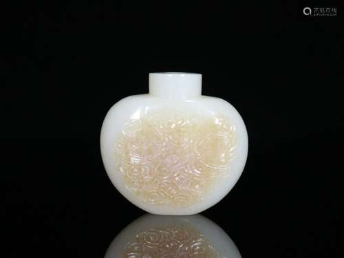 Hetian Jade Snuff Bottle