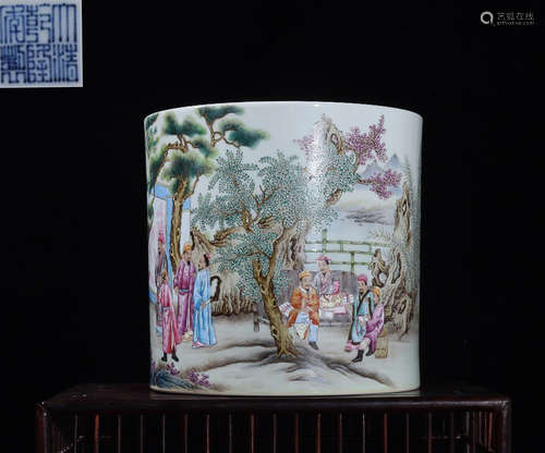 A FAMILLE ROSE GLAZE BRUSH POT WITH STORY PATTERN