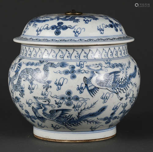 A BLUE&WHITE GLAZE JAR PAINTED WITH DRAGON&PHOENIX