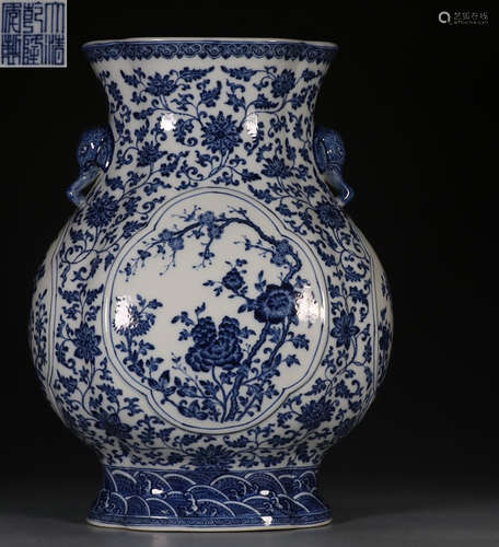 A BLUE&WHITE GLAZE VASE PAINTED WITH FLOWER