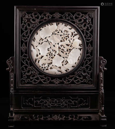 A ZITAN WOOD SCREEN EMBEDDED WITH HETIAN JADE