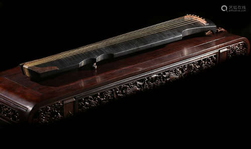 A LACQUER ZITHER PAINTED WITH POETRY