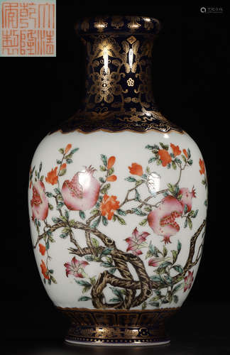 A FAMILLE ROSE GLAZE VASE PAINTED WITH FLOWER&GARNET