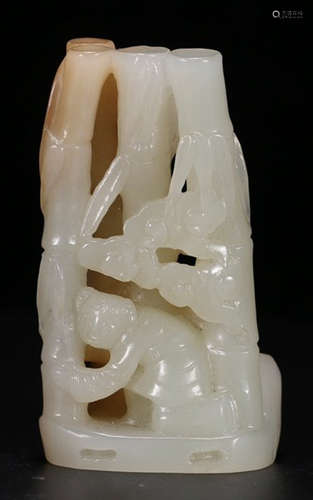 A HETIAN JADE PENDANT CARVED WITH FIGURE&BANBOO