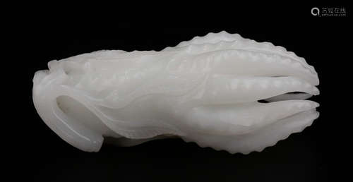 A HETIAN WHITE JADE PENDANT SHAPED WITH CHAYOTE