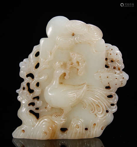 A HETIAN JADE PENDANT CARVED WITH ROOSTER