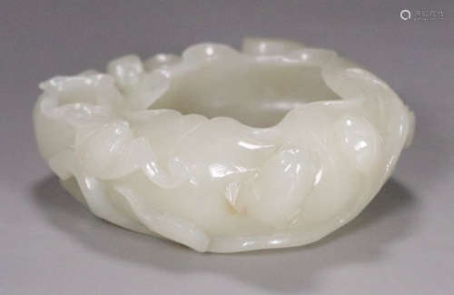 A HETIAN JADE BRUSH WASHER SHAPED WITH LOTUS