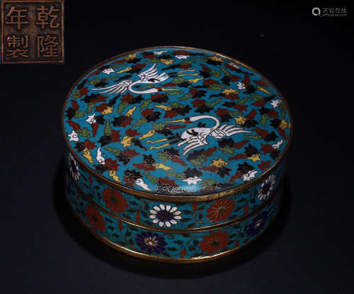 A CLOISONNE BOX WITH CRANE PATTERN