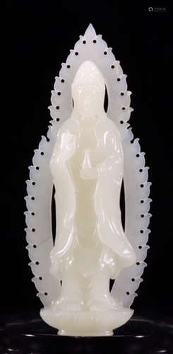 A HETIAN JADE GUANYIN BUDDHA STATUE