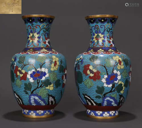 PAIR OF CLOISONNE VASE WITH LOTUS PATTERN