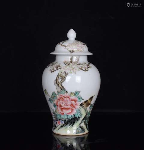 A Porcelain Fr Jar With Mark