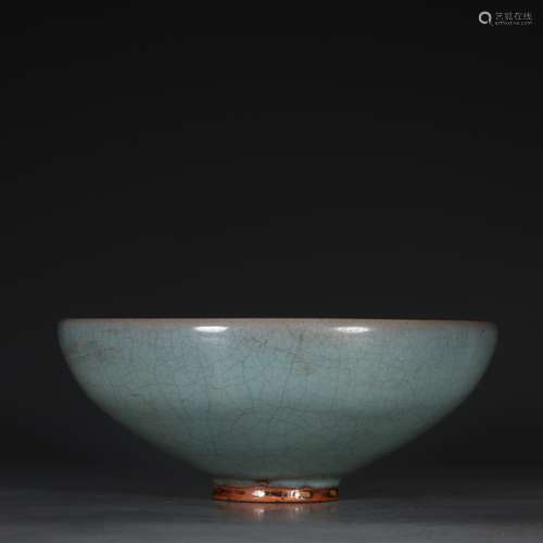 A Porcelain Jun Kiln Bowl