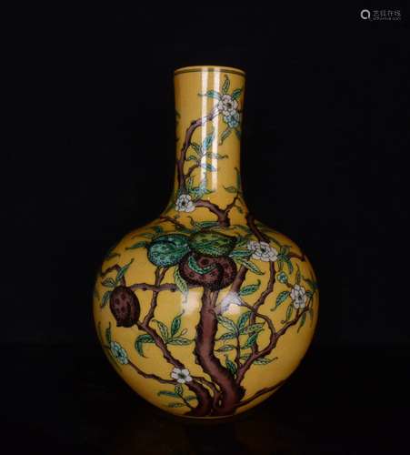 A Porcelain Three-Colored Bottle Vase With Mark