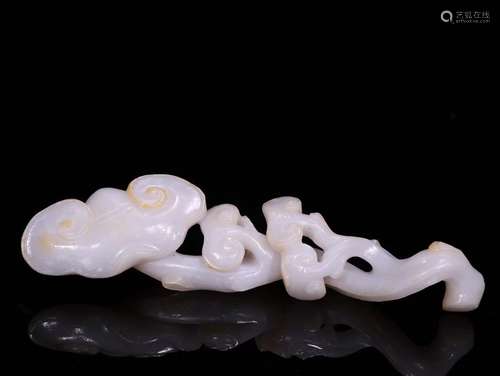 A Hetian Jade Ruyi Ornament