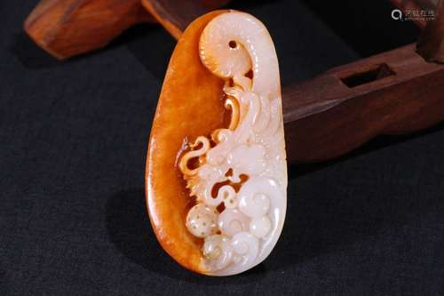 A Hetian Jade Dragon Carving Pendant