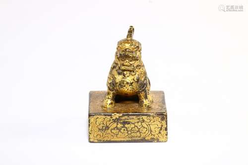 A Gilt Bronze Beast Button Seal