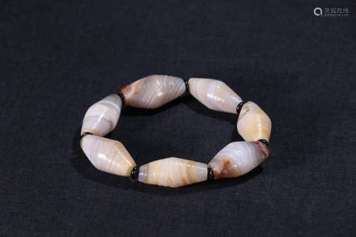 A Tibetan Agate Bracelet