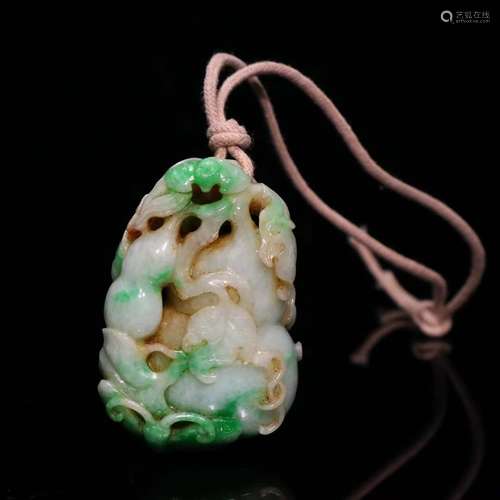 A Jadeite Gourd Pendant